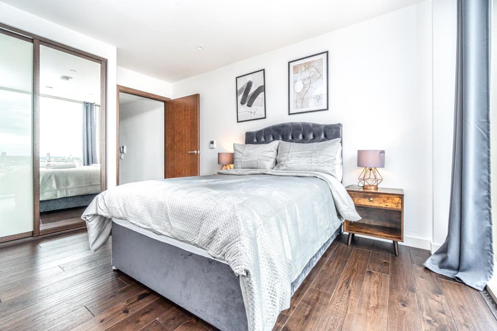 Luxury 2 Bedroom Apartment In Tower Hill Londra Dış mekan fotoğraf