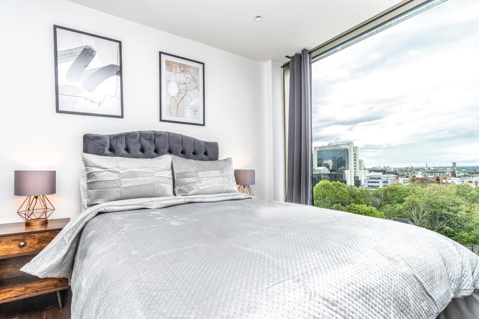 Luxury 2 Bedroom Apartment In Tower Hill Londra Dış mekan fotoğraf